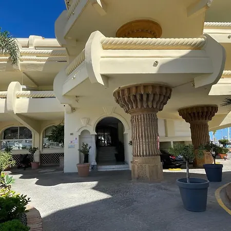Isla Puerto Marina Апартаменти
