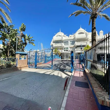 Апартаменти Isla Puerto Marina *
