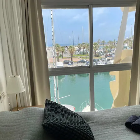 Апартаменти Isla Puerto Marina *