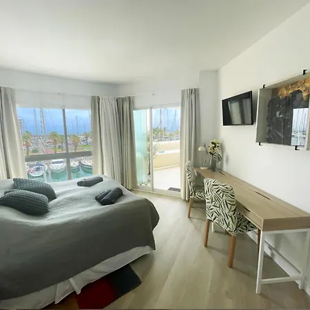 Апартаменти Isla Puerto Marina *
