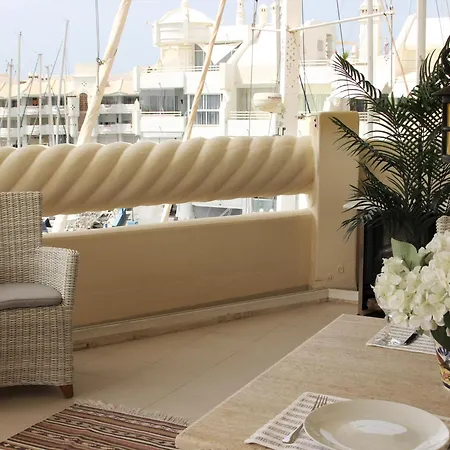 Апартаменти Isla Puerto Marina *