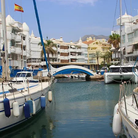 Isla Puerto Marina Бенальмадена