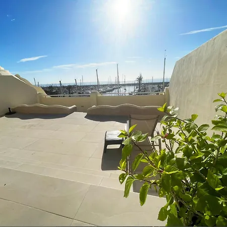 Апартаменти Isla Puerto Marina *